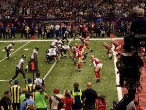 Super_Bowl_XLVII_-_Ravens_line_up_at_4-yard_line