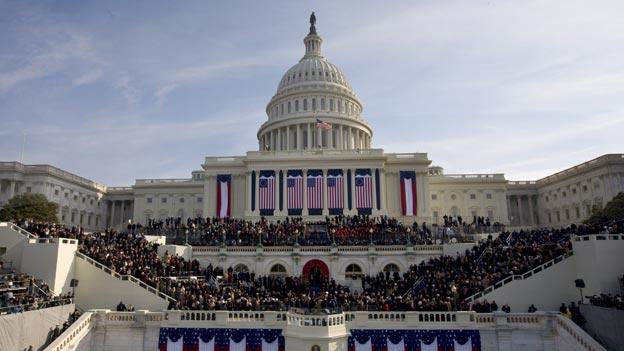 https://upload.wikimedia.org/wikipedia/commons/9/9f/Inauguration-01-20-2009.jpg