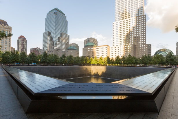 https://www.publicdomainpictures.net/en/view-image.php?image=268158&picture=911-memorial